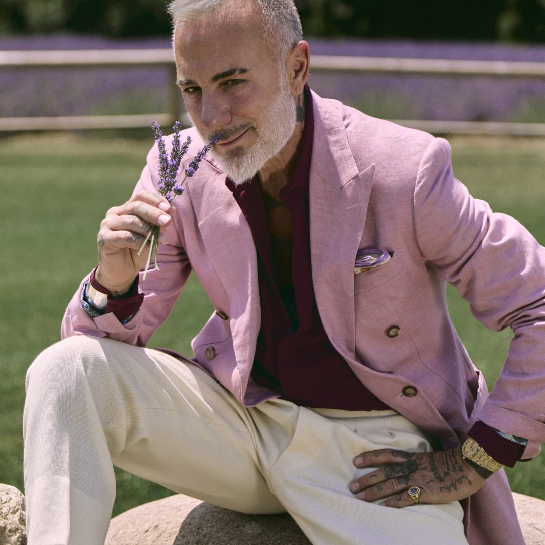 La Arquitectura del Lino y la Sastrería Digital: Gianluca Vacchi en la Portada de XMAG