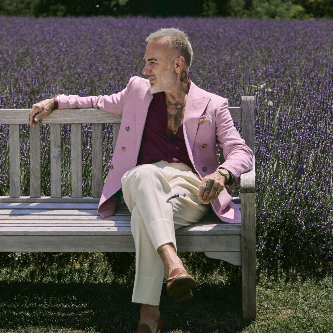 La Arquitectura del Lino y la Sastrería Digital: Gianluca Vacchi en la Portada de XMAG