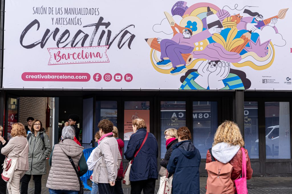 La Sastrería Táctil y el Volumen Arquitectónico: Guía de Moda DIY en Creativa Barcelona 2026