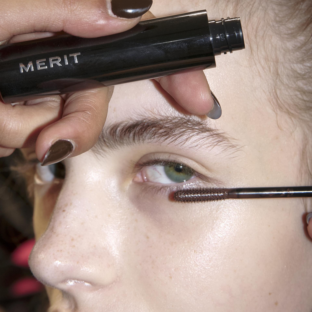 MERIT firma la propuesta de belleza esencial y minimalista para el desfile de MARNI SS27